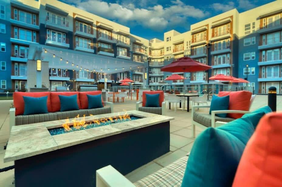 Apartemen Cozysuites Phx Roro Gym, Pool, Pets, Parking! #10 *